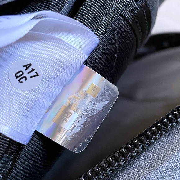 The North Face Generator 28 Liter Backpack - Picture 7 of 7